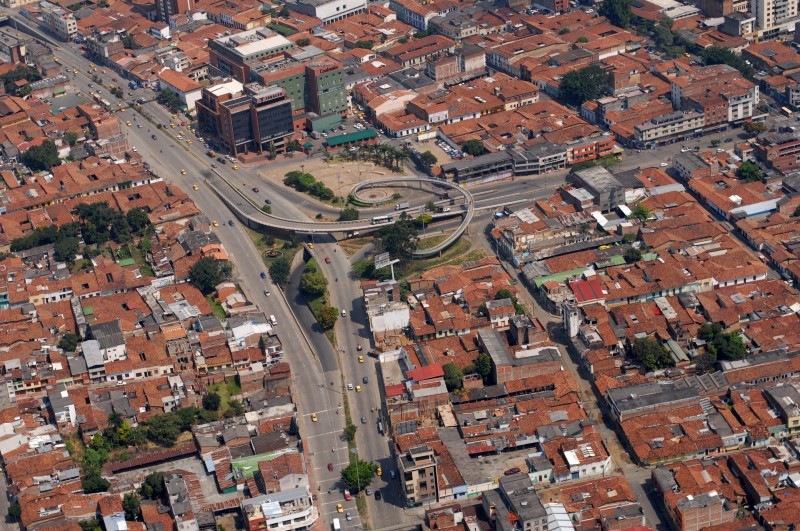 PUENTE PEATONAL CRA 10 A CON CALLE 5TA CALI